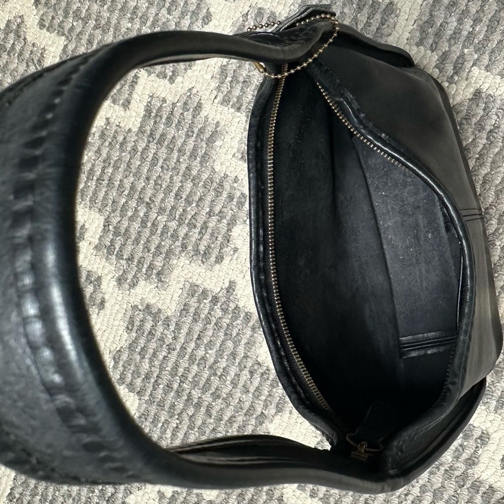 Coach Vintage Pocket Zip Bag 9033 in Black Genuine Leather - Picture 11 of 16